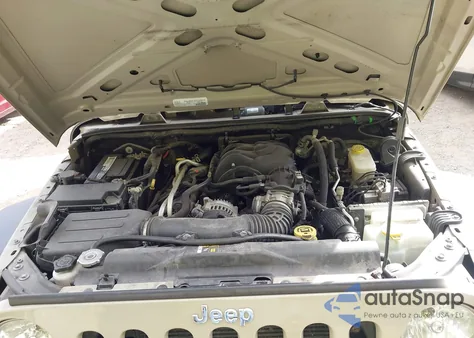 2017 Jeep Wrangler Unlimited Sport 4X4 from USA, damaged, VIN 1C4BJWDG8HL735996